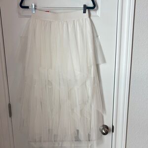 Elegant White Tulle Skirt